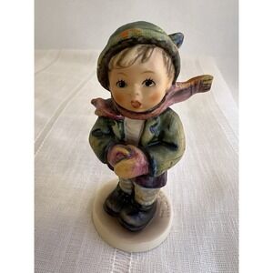 Vintage Goebel Hummel #421 It's Cold Out Figurine 5" Club Edition 1981 W Germany